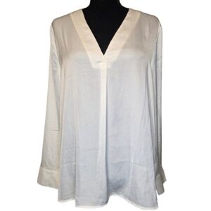 Banana Republic Women's Off-White Long-sleeve V-neck Pullover Blouse Size Large